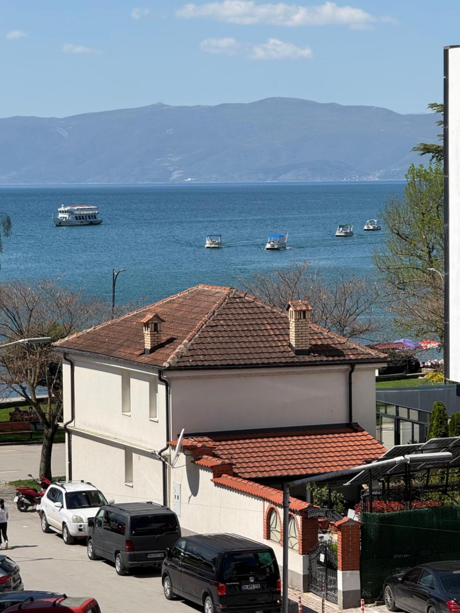 Exclusive Apartments With Lake View Ohrid Exterior photo