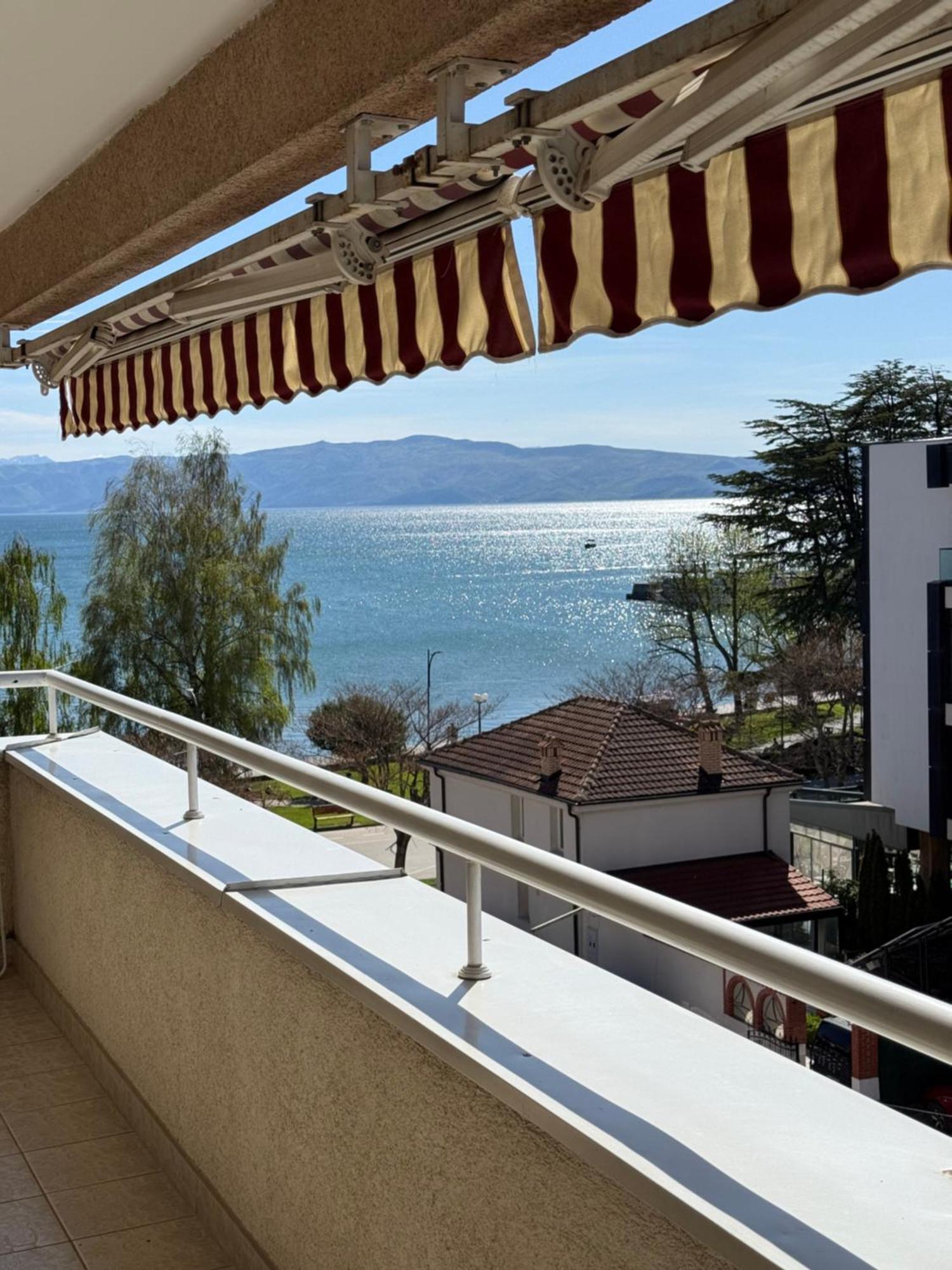 Exclusive Apartments With Lake View Ohrid Exterior photo